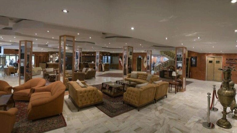 فضای لابی هتل پیروزی اصفهان